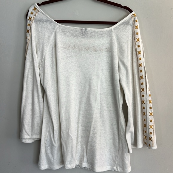 Open Shoulder White 3/4 Sleeve Shirt​ - Picture 3 of 3